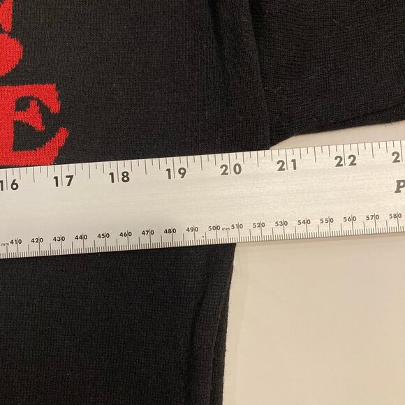 NWOT STRANGER THINGS Sweater L Black Graphic”Friends Don’t Lie”Cotton blend Knit - Picture 7 of 9